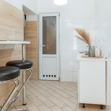 Xsmart On Teodora 5 Lviv